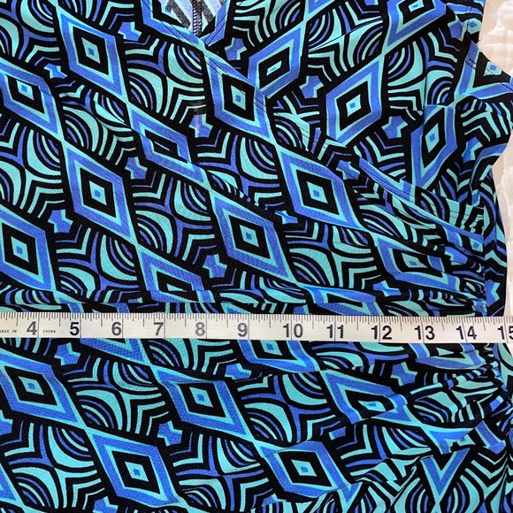 Geometric Print Mock-Wrap Dress - Picture 7 of 9